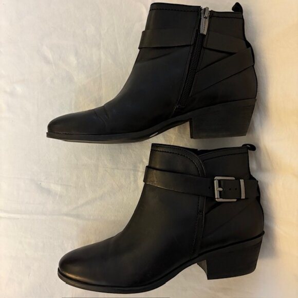 Vince Camuto Peamer Black Leather Ankle Boots with Strap/Buckle Size 8M - Picture 9 of 12
